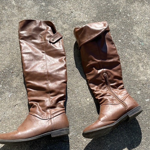 brown knee high boots - Picture 3 of 3
